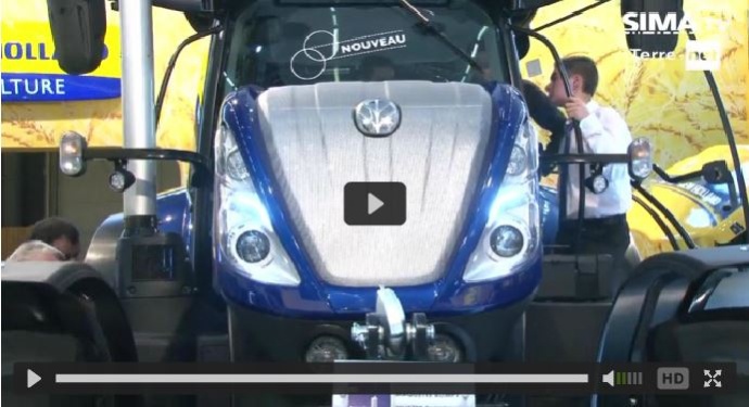 New Holland présente à l’occasion du Sima 2015 la toute nouvelle génération de tracteurs T7. ©Terre-net Média