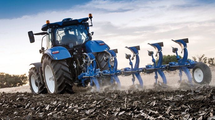 Gamme longue - New Holland lance les charrues PX et PXV de 4 à 7 corps